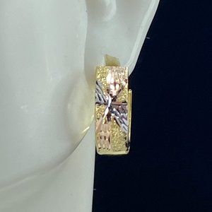 Fancy 14K three color tone huggie earrings 2.8gm JR7908